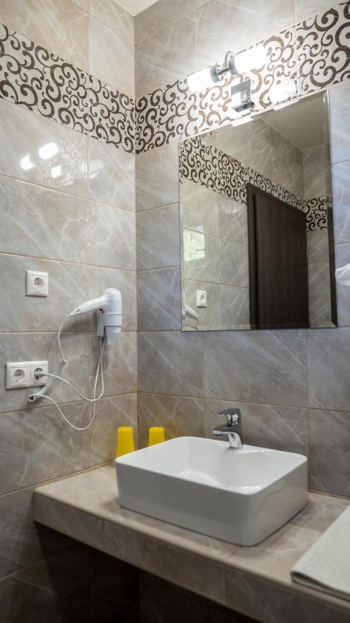 Fonix Apartman Lenti Bagian luar foto