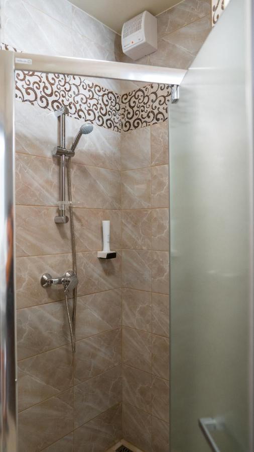 Fonix Apartman Lenti Bagian luar foto
