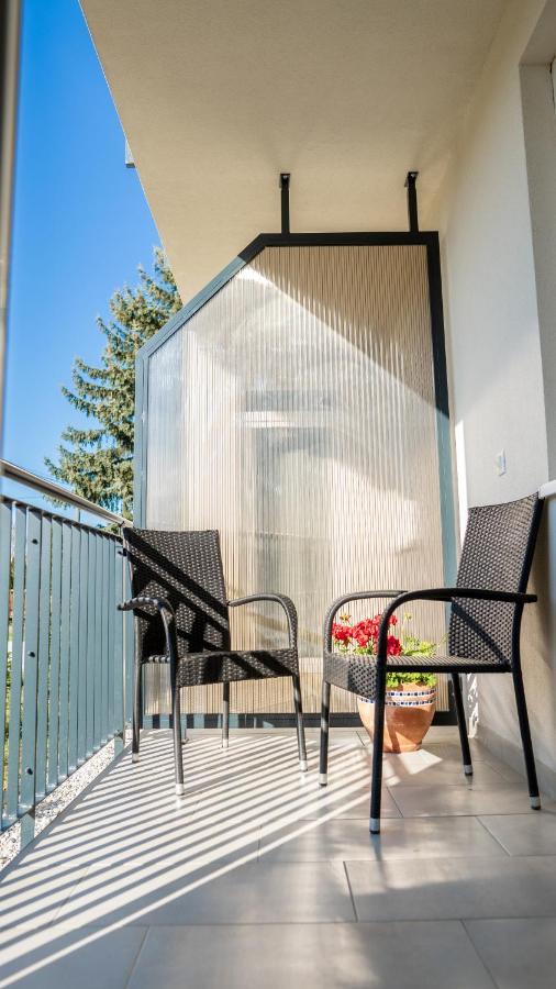 Fonix Apartman Lenti Bagian luar foto